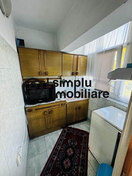 Apartament cu 3 camere decomandat în 1 Mai
