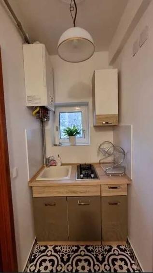 Inchiriez pe termen lung apartament tip studio, central, zona Sanitas - 6
