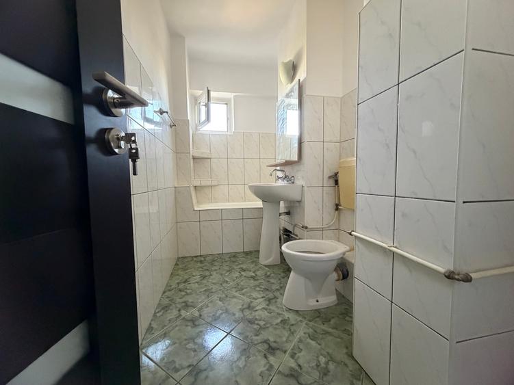 Garsonieră decomandată în Soarelui