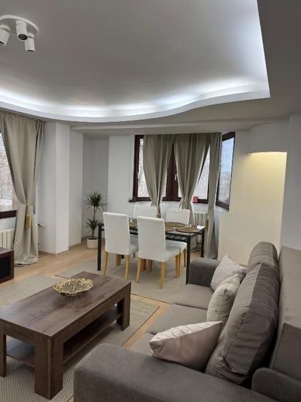 Apartament cu 2 camere decomandat, mobilat în Decebal
