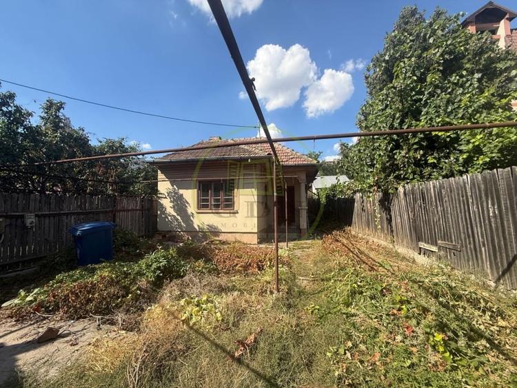 Teren Construcții intravilan de 444 mp, în Valea Rosie