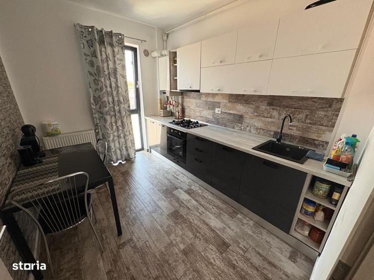 Apartament cu 3 camere în Berceni