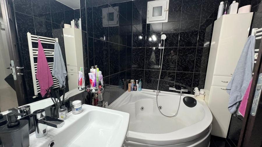 Apartament cu 3 camere decomandat, mobilat în P-ța Muncii