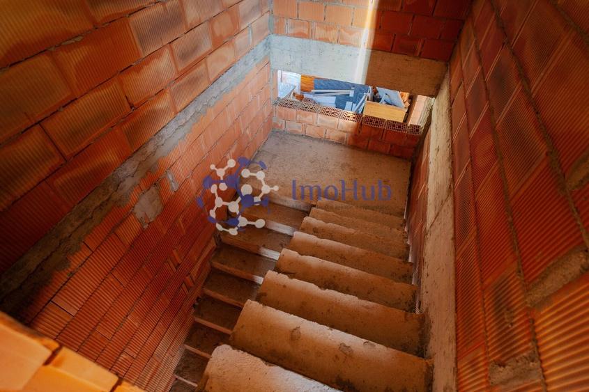 Casă individuală cu 5 camere cu Canalizare în Păcurari