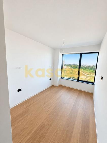 Apartament cu 3 camere semidecomandat în Barbu Văcărescu