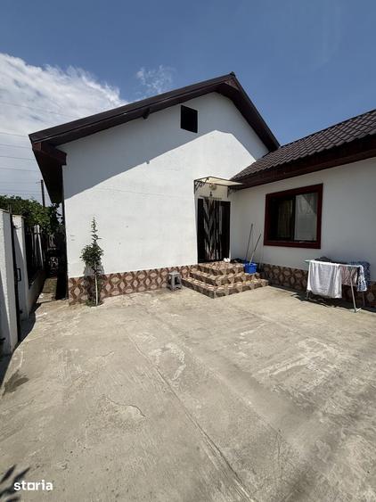 Casă cu 3 camere cu Teren 180 Mp în Central