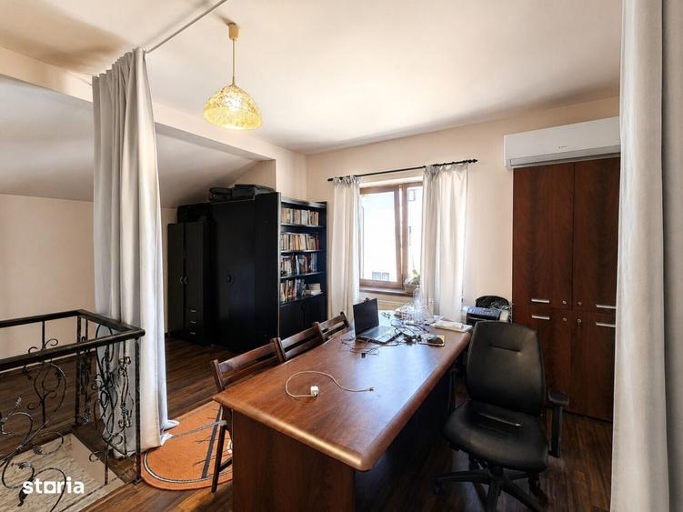 Casă cu 4 camere în Ostratu