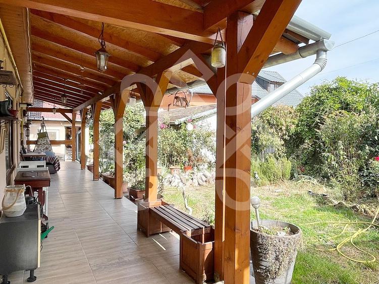 Casă individuală cu 4 camere cu Canalizare în Nufărul