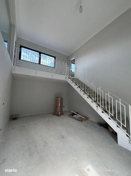 Casă cu 4 camere în Dumbrăvița