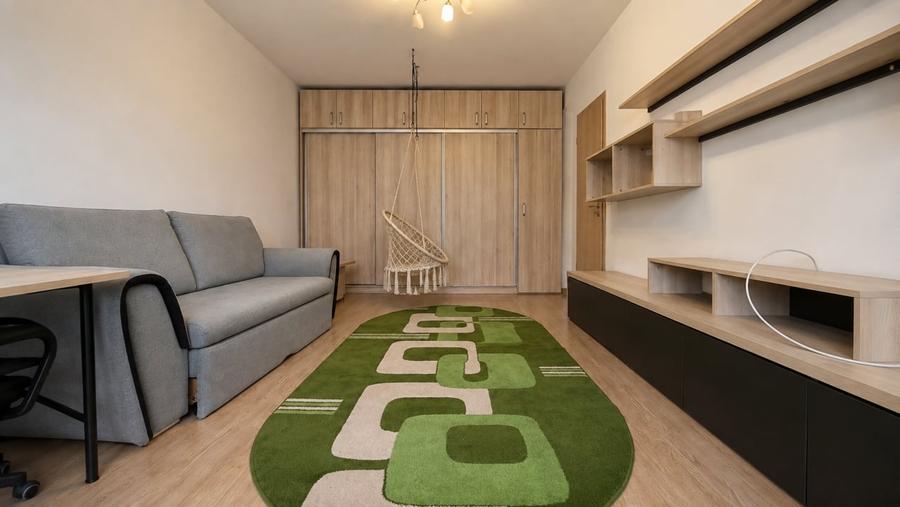Apartament cu 2 camere decomandat, mobilat în Tractorul