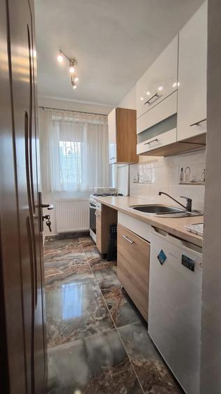 Apartament cu 2 camere semidecomandat în Dacia