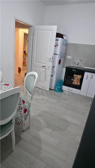 Apartament cu 4 camere decomandat, mobilat în Dumbrăvița