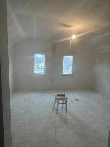 Casa cu mansarda de vanzare - 1