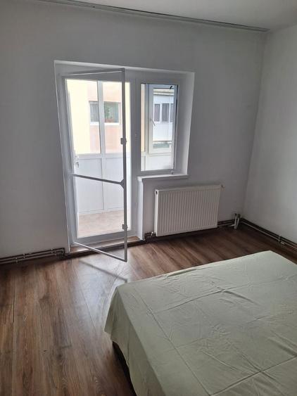 Apartament 2 camere decomandat 1 Mai- Pelendava - 6