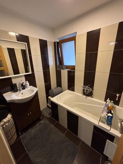 De vanzare apartament 3 camere zona Strand - 8