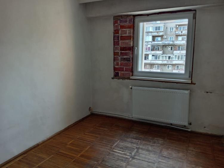 Apartament 3 camere decomandat, Bulevardul Decebal - 16