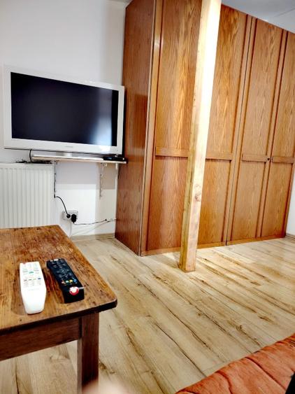 1camera Punctele Cardinale -Popa Șapcă ,fără comision - 3