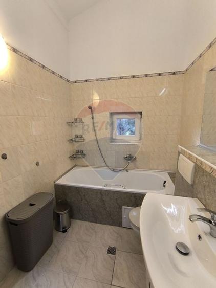 Casă de vanzare - 45