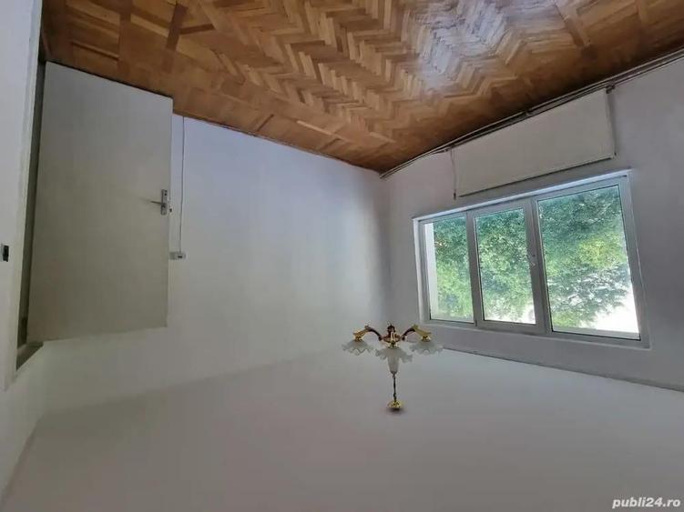 A 37 Liceul sanitar ,Apartament 3 camere confort 1 - 4