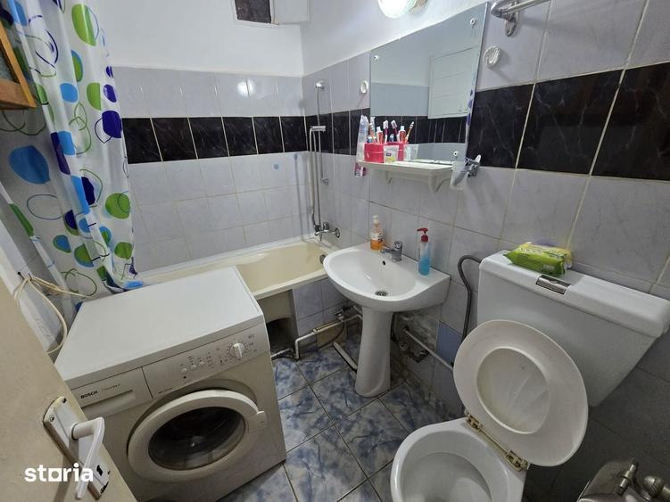 Re?i?a, apartament 2 camere, 56 mp, zona Universitate - 1