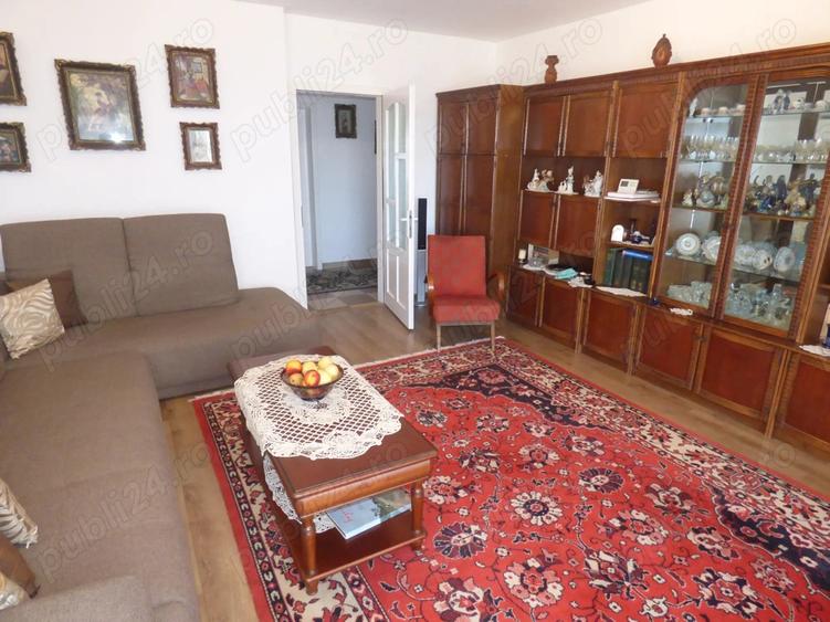 Vand apartament doua camere decomandate ,suprafata utila 60 mp. - 8