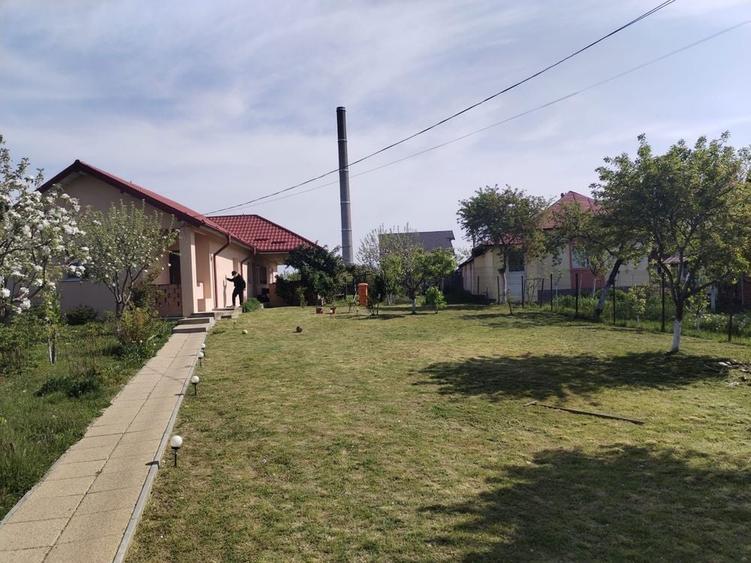 Proprietar!! Vand casa plus pamant - 2