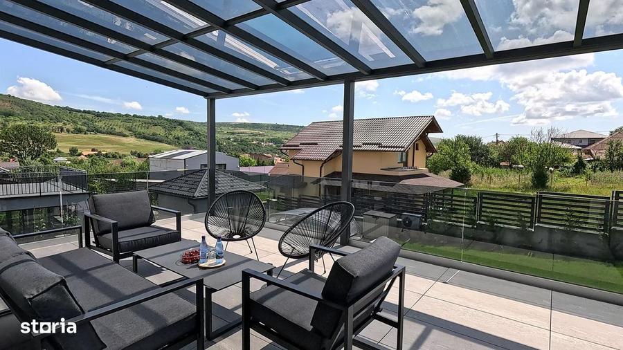 Casa cu piscina si garaj, 5 camere - 9