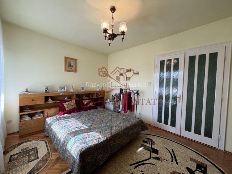 Vilă spațioasă 6 camere în centrul Lugoj – teren 471 mp, garaj