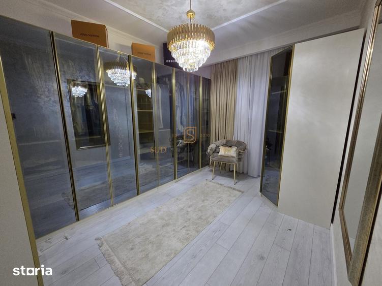 Apartament cu 4 camere decomandat în Metalurgiei