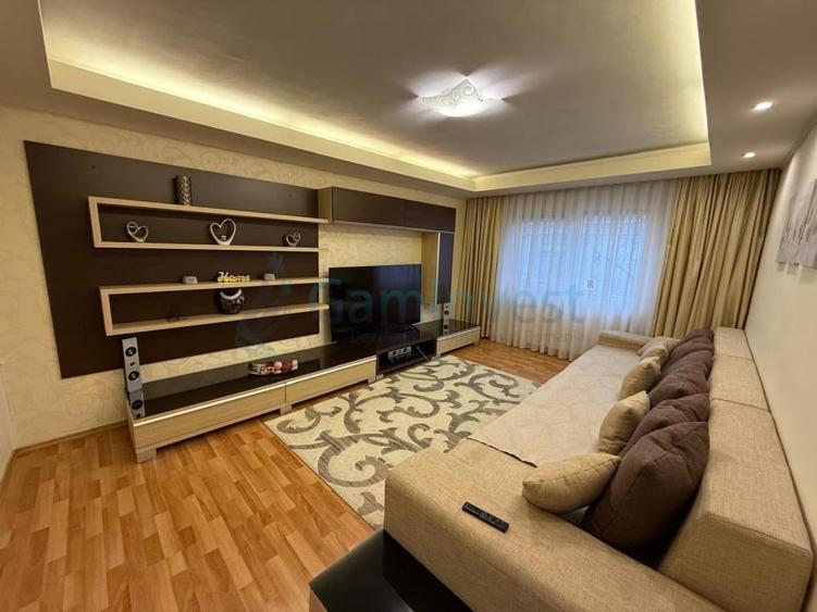 Apartament cu 3 camere, doua locuri de parcare, zona Nufarul, Oradea,Bihor - 1