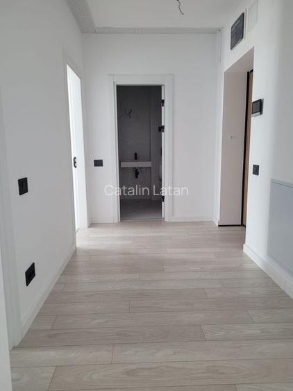 2 Camere/ Auchan Titan/ Iris Mall