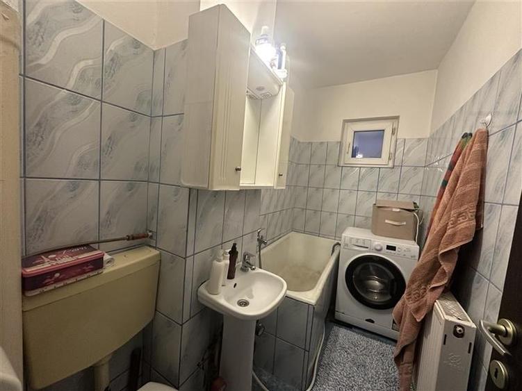 Decomandat, etaj intermediar in bloc anvelopat - 4