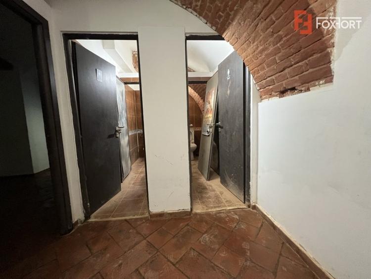 Spatiu comercial, Parter + Demisol, 200 mp, in Piata Libertatii - 16