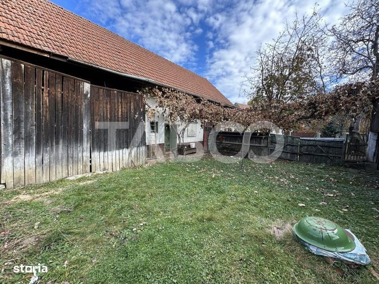 Casa cu gradina 3 camere anexe gospodaresti 5702 mp teren in Gura Vaii - 10