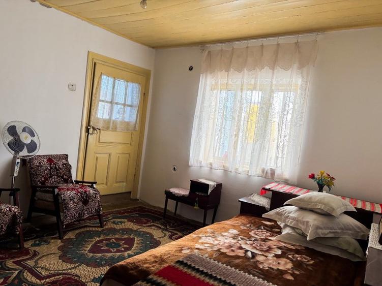 Casă cu 6 camere cu Teren 1247 Mp în Clănița