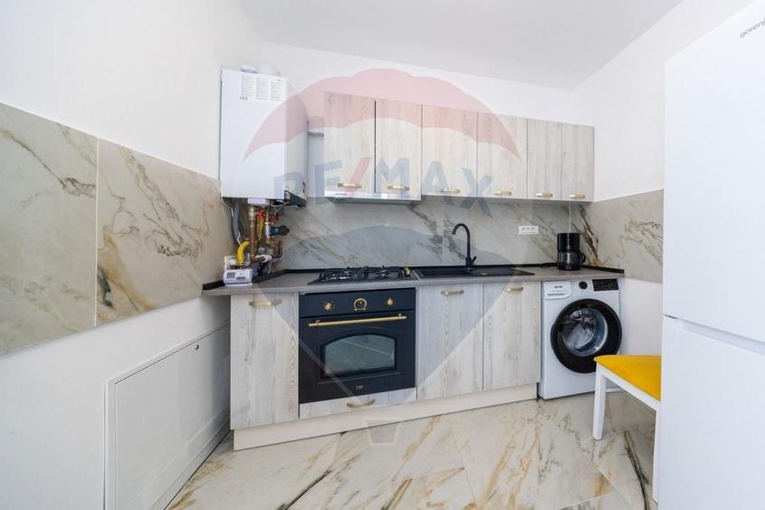 Casa cu 9 camere, teren 501 mp,  Harman! - 9