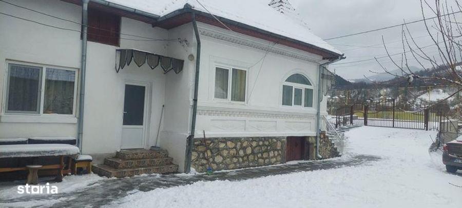 Casa de vanzare cu teren aferent - 3
