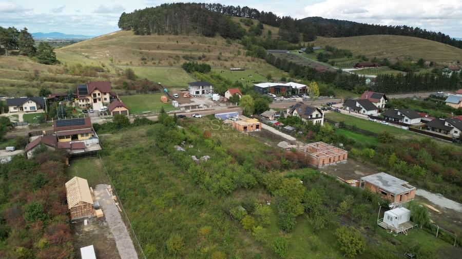 Teren intravilan - 10