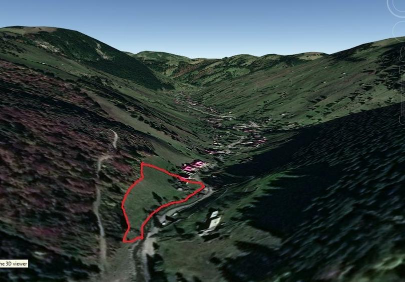 Teren de 4890 mp, în Moieciu