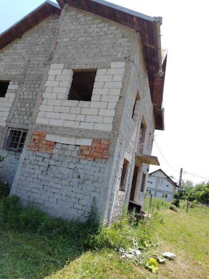 Casa si teren 1200m in cartier Caramidari - 1