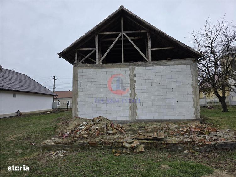 Proprietate cu potential investitional in Pischia 190 - 1