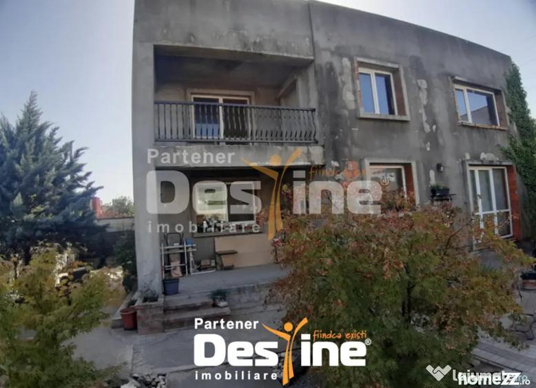 Casă cu 5 camere cu Teren 300 Mp în Central