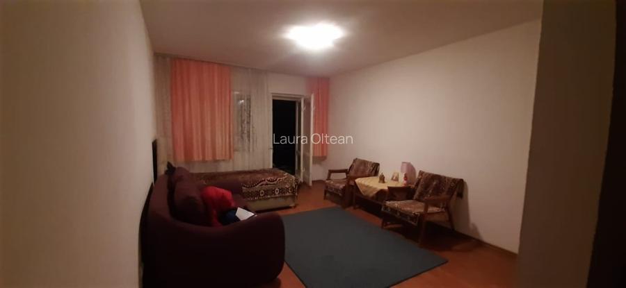 Apartament cu o camera, finisaje si mobilier clasic, suprafata foarte generoasa Apartament cu o camera, finisaje si mobilier clasic, suprafata foarte generoasa