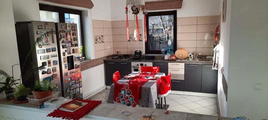 Particular vand casa individuala P+1+M in Bragadiru Independentei 9 camere - 5