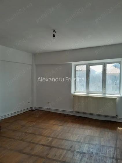 Vand apartament 2 camera + terasa , Tandarei