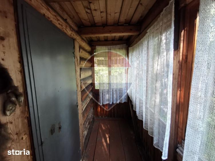 Casă cu 4 camere cu Teren 899 Mp în Giulești