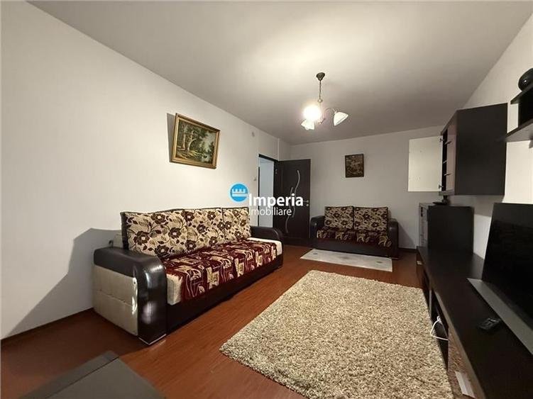 Inchiriez apartament 3 camere, decomandat, Zona Nicolina - Podu Ros - 2