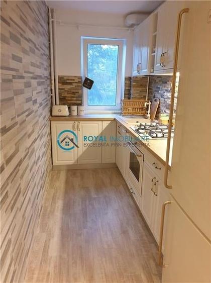 Royal Imobiliare - Vanzare apartament 3 camere zona Baraolt - 12