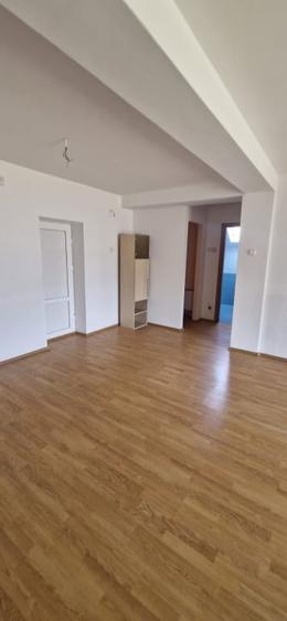 Casa P+M Bascov stradal - 15