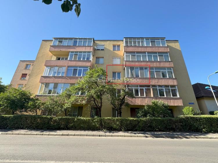 Apartament cu doua camere,decomandat Apartament cu doua camere,decomandat